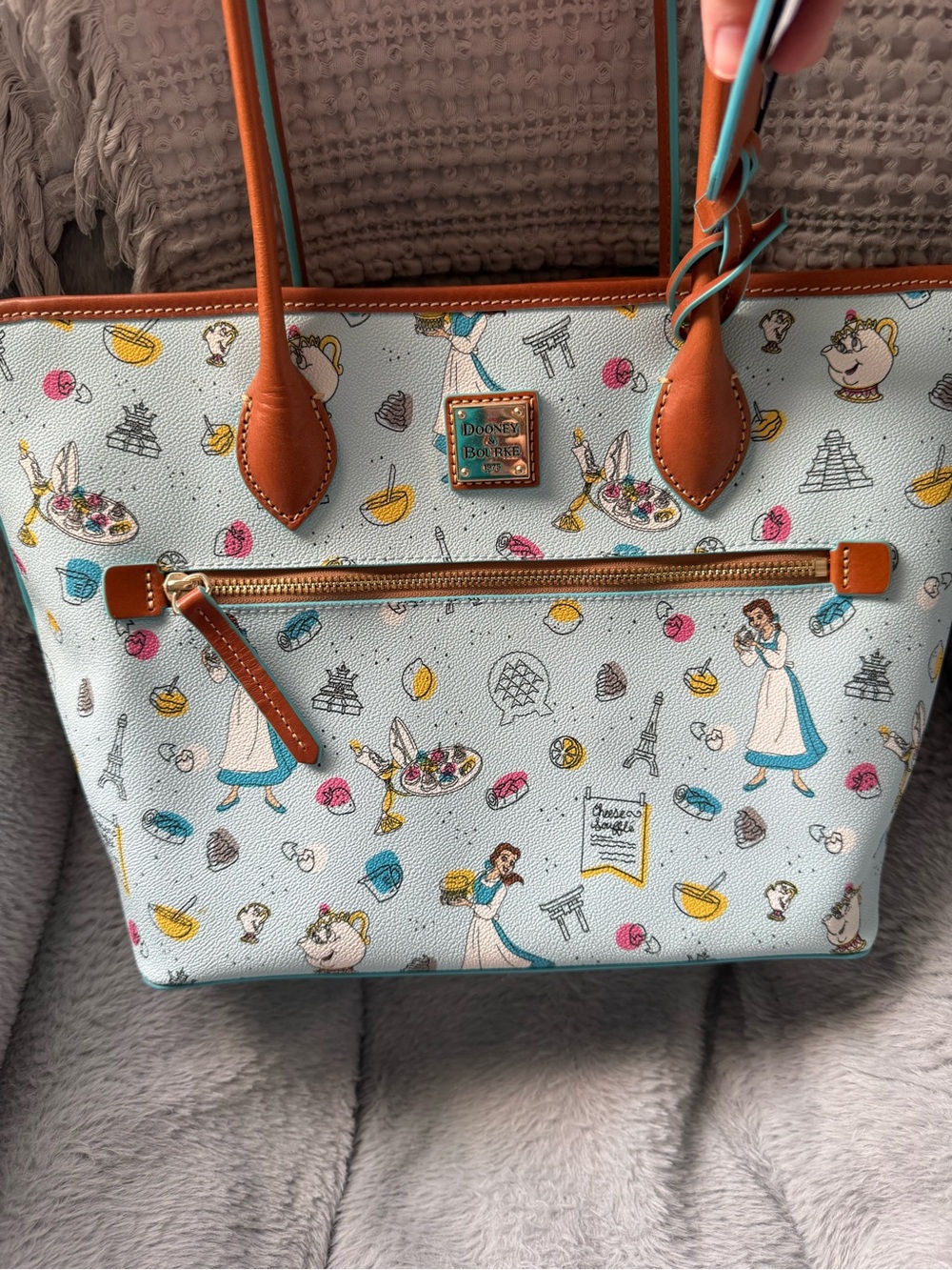 Disney Dooney & Bourke Beauty & The Beast. Food and Wine Festival 2021